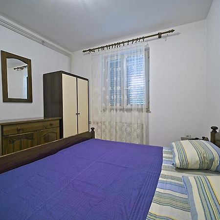 Apartment Renata Postira Exterior photo